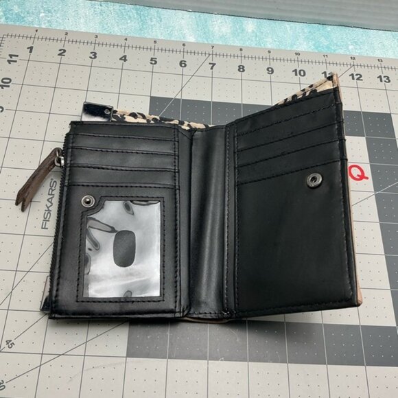 Jessica Simpson Beige Card Holder - Picture 5 of 9